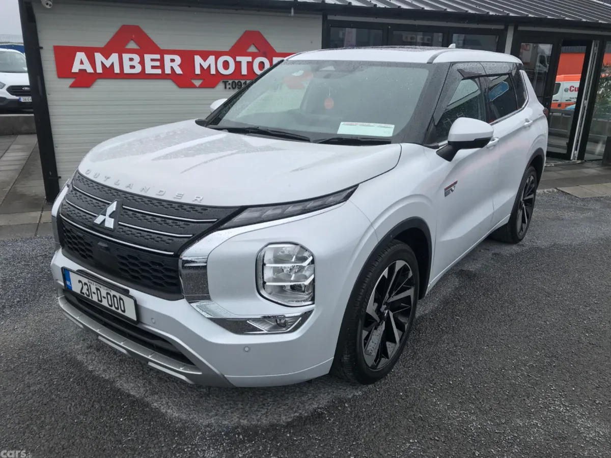 Mitsubishi Outlander SUV, Petrol Plug-in Hybrid, 2023, White