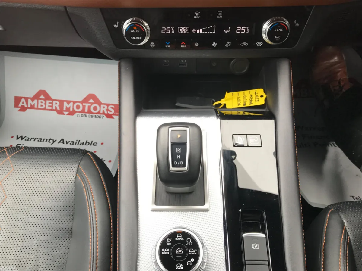 Mitsubishi Outlander SUV, Petrol Plug-in Hybrid, 2023, White