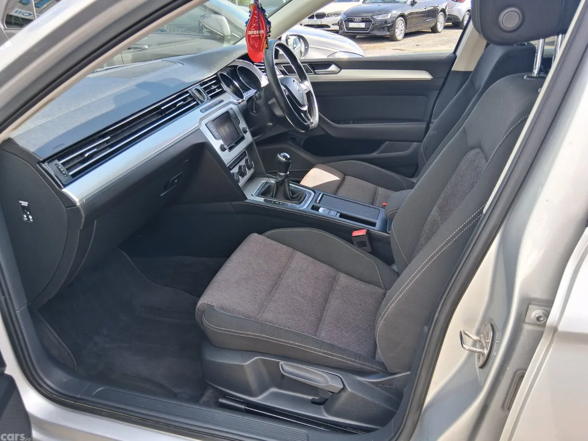 Volkswagen Passat Saloon, Diesel, 2015, Silver
