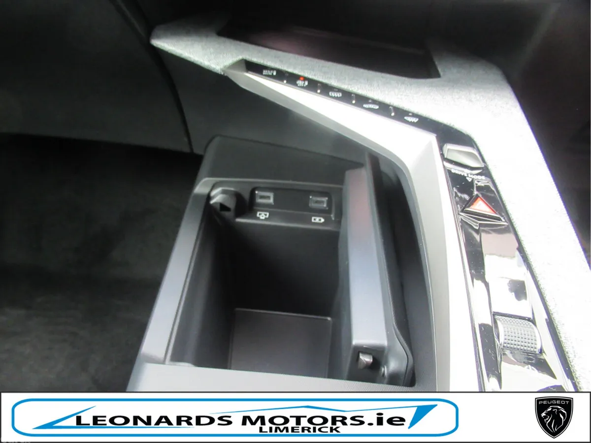 Peugeot 3008 SUV, Electric, 2025, Grey