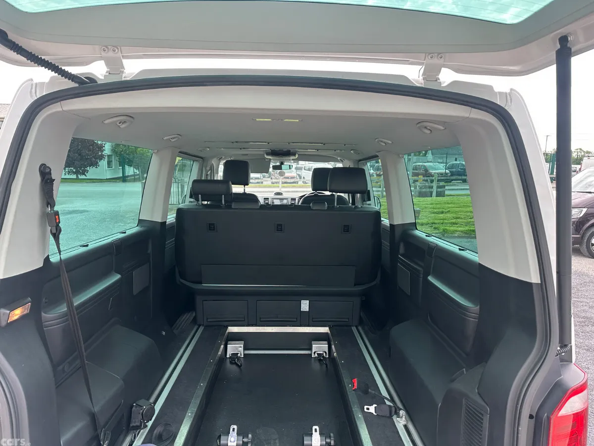 Volkswagen Caravelle MPV, Diesel, 2018, White