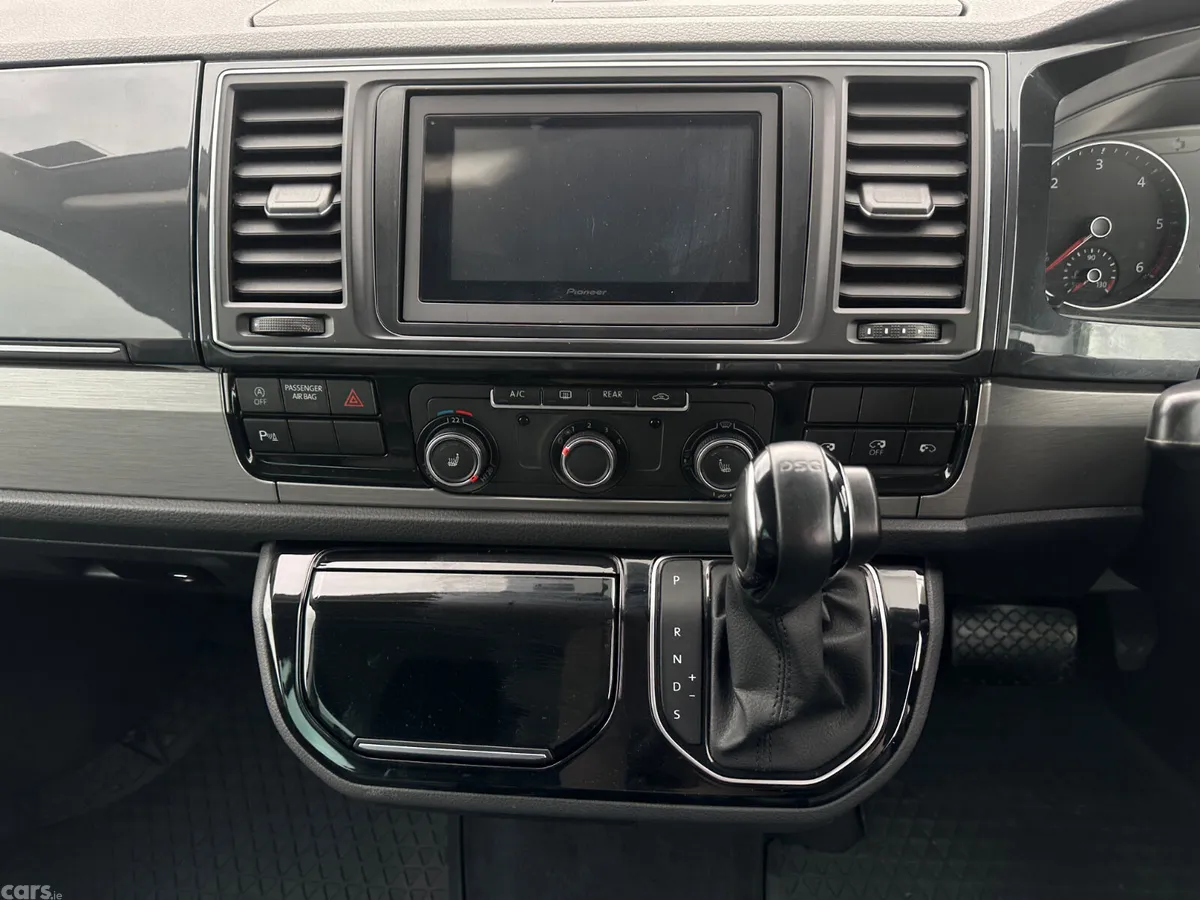 Volkswagen Caravelle MPV, Diesel, 2018, White