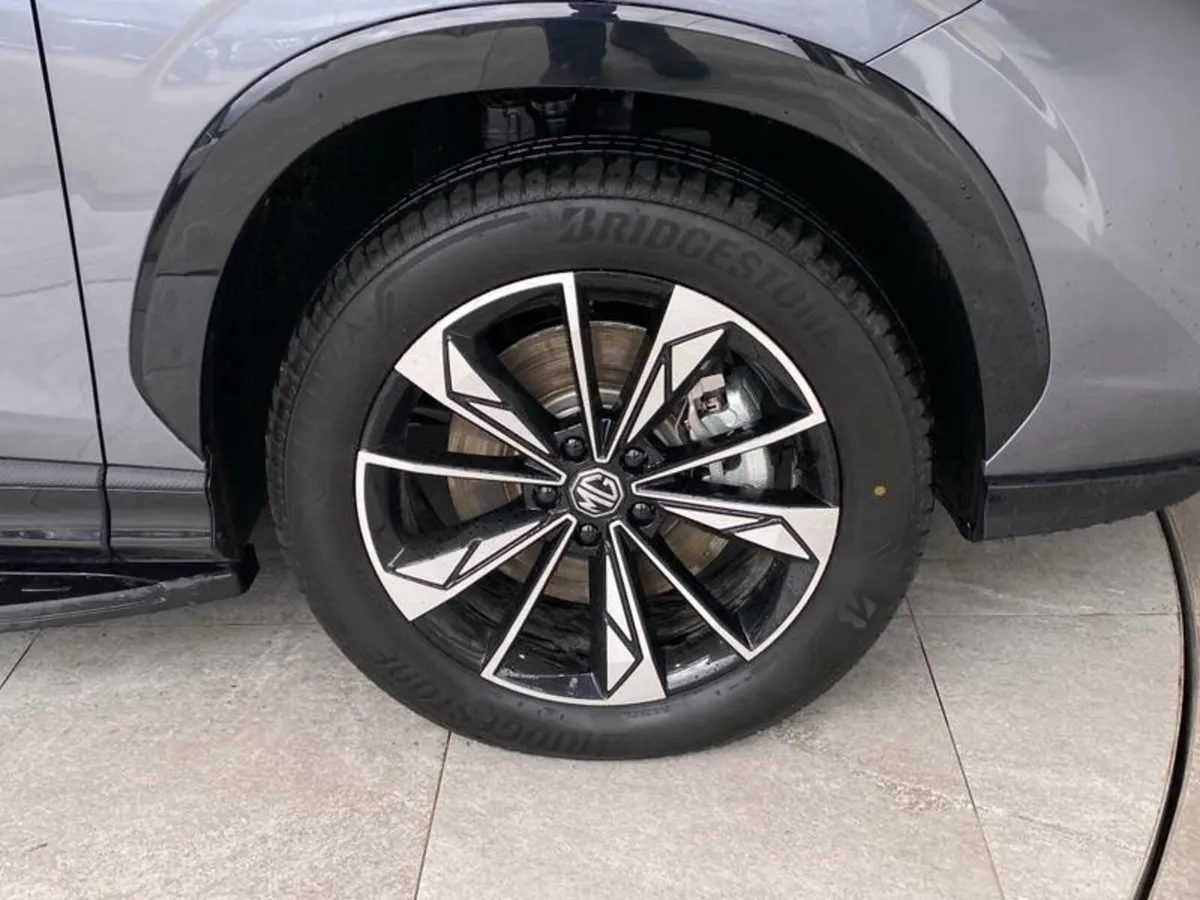 MG HS SUV, Petrol Hybrid, 2026, Black