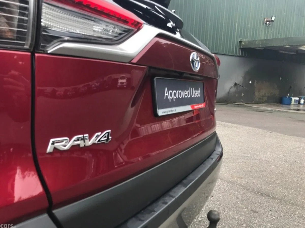 Toyota RAV4 SUV, Petrol Hybrid, 2023, Red