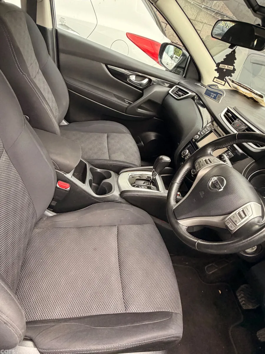Nissan Qashqai SUV, Diesel, 2017, Grey
