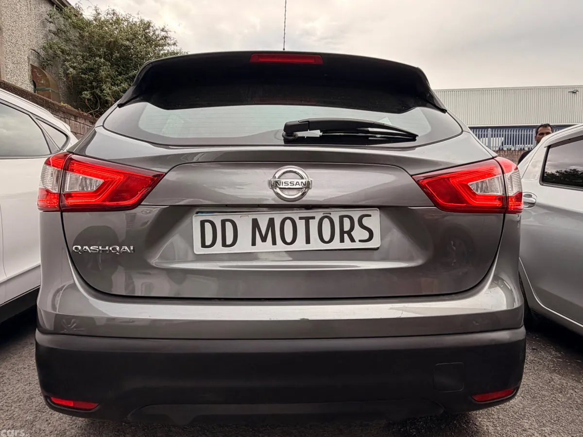 Nissan Qashqai SUV, Diesel, 2017, Grey