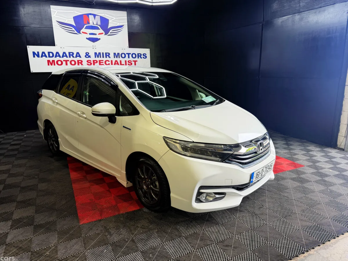 Honda Shuttle MPV, Petrol Hybrid, 2016, White