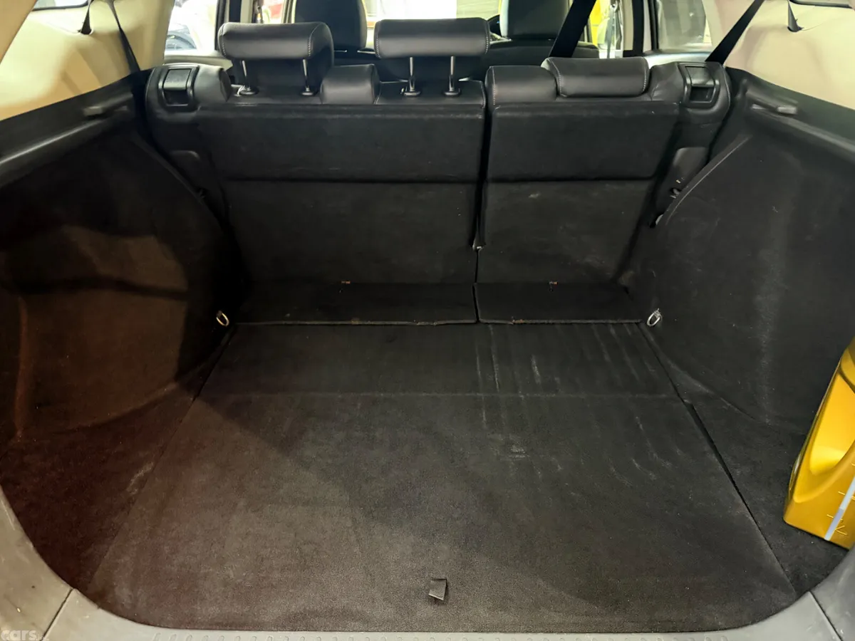 Honda Shuttle MPV, Petrol Hybrid, 2016, White