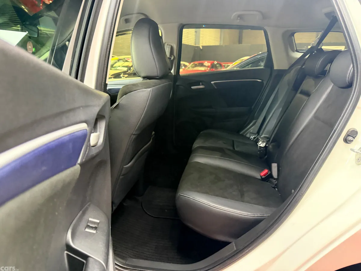 Honda Shuttle MPV, Petrol Hybrid, 2016, White