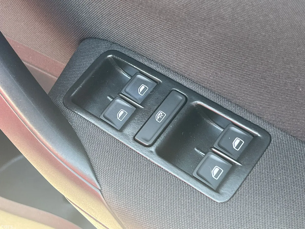 Volkswagen Polo Hatchback, Petrol, 2017, Red