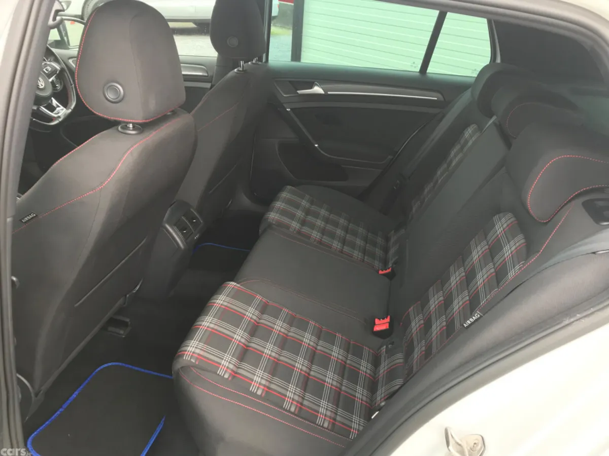 Volkswagen Golf Hatchback, Petrol, 2019, White