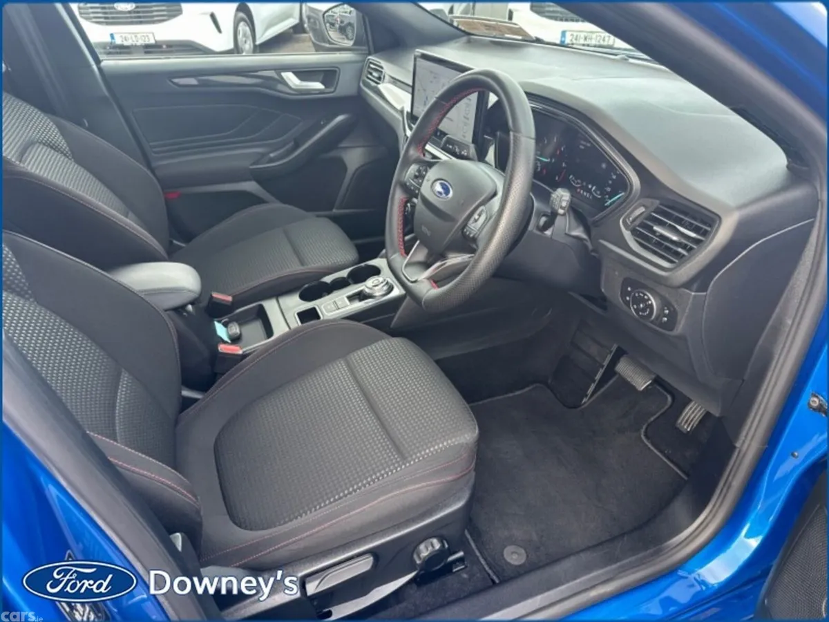 Ford Focus Hatchback, Diesel, 2024, Blue