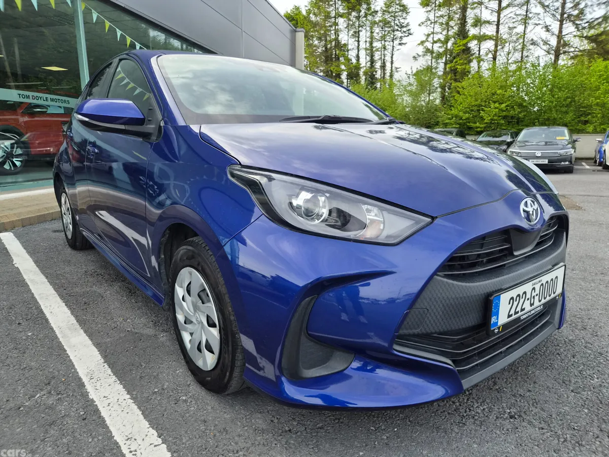 Toyota Yaris Hatchback, Petrol, 2022, Blue