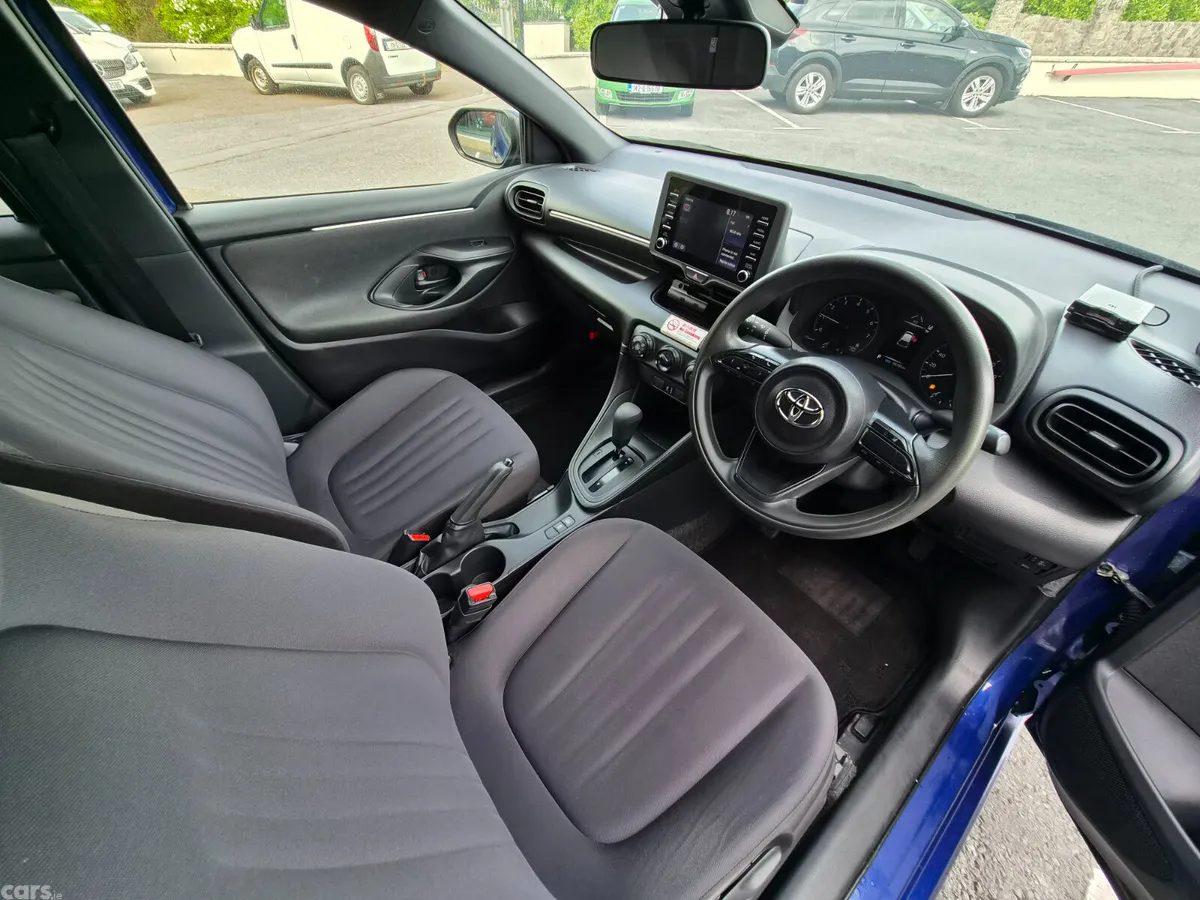 Toyota Yaris Hatchback, Petrol, 2022, Blue