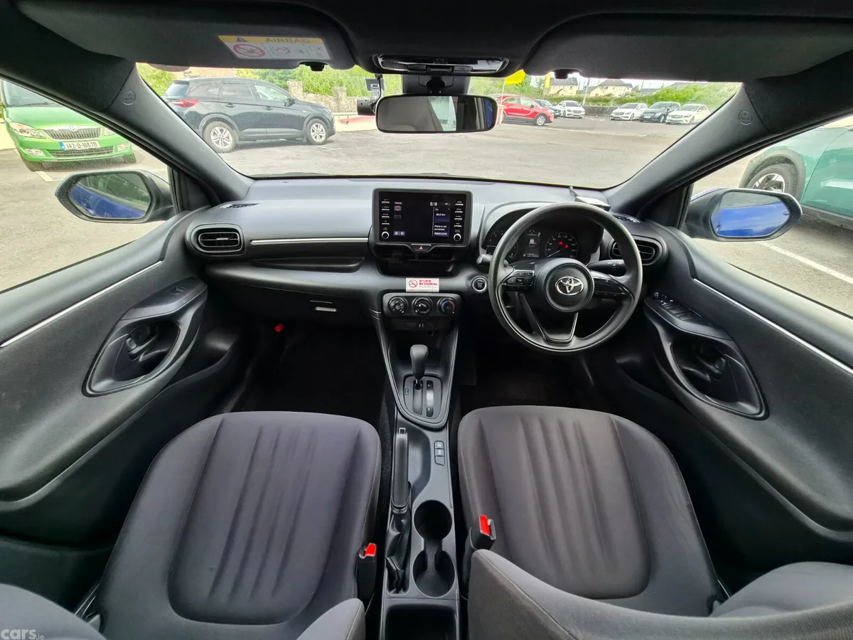 Toyota Yaris Hatchback, Petrol, 2022, Blue