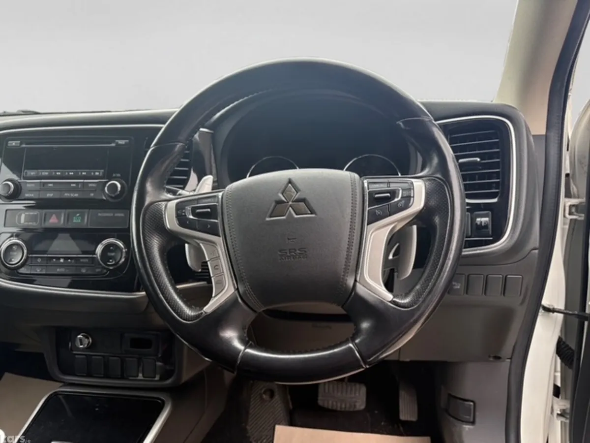Mitsubishi Outlander SUV, Petrol Plug-in Hybrid, 2016, White