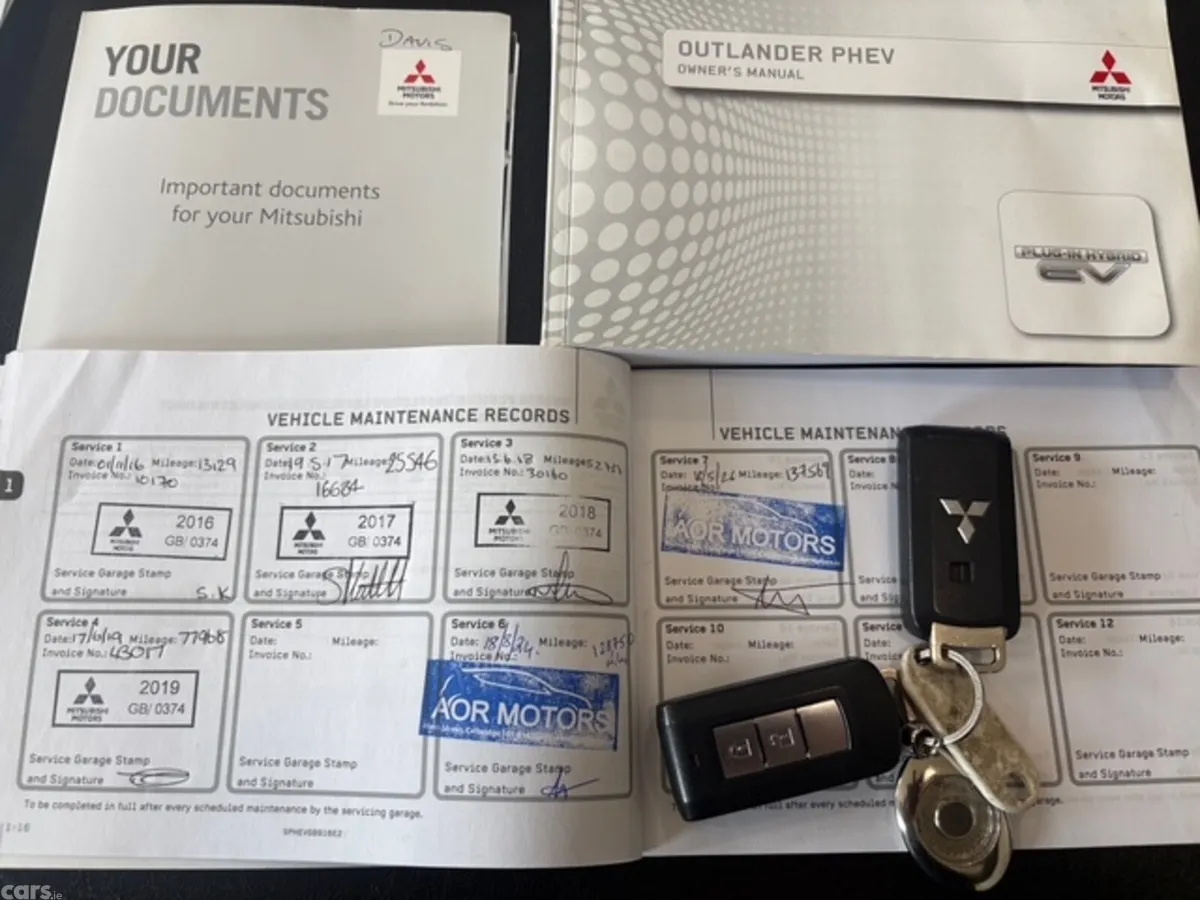 Mitsubishi Outlander SUV, Petrol Plug-in Hybrid, 2016, White