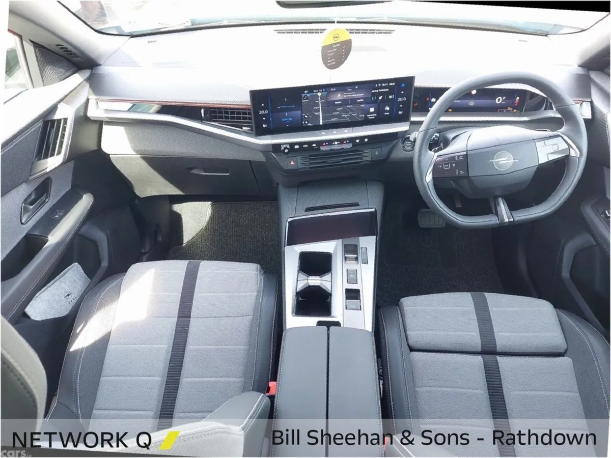 Opel Grandland SUV, Petrol Hybrid, 2025, Green