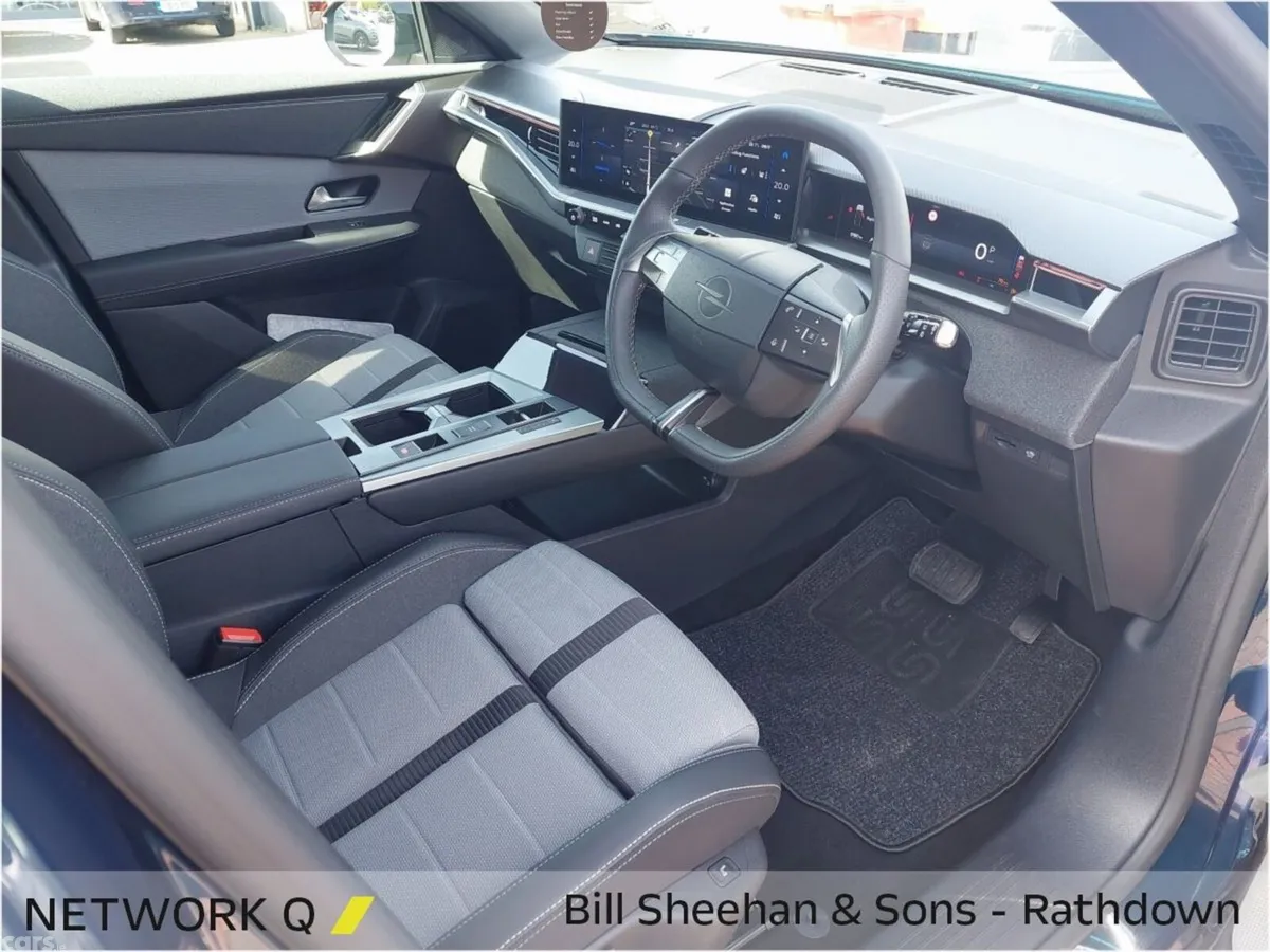 Opel Grandland SUV, Petrol Hybrid, 2025, Green