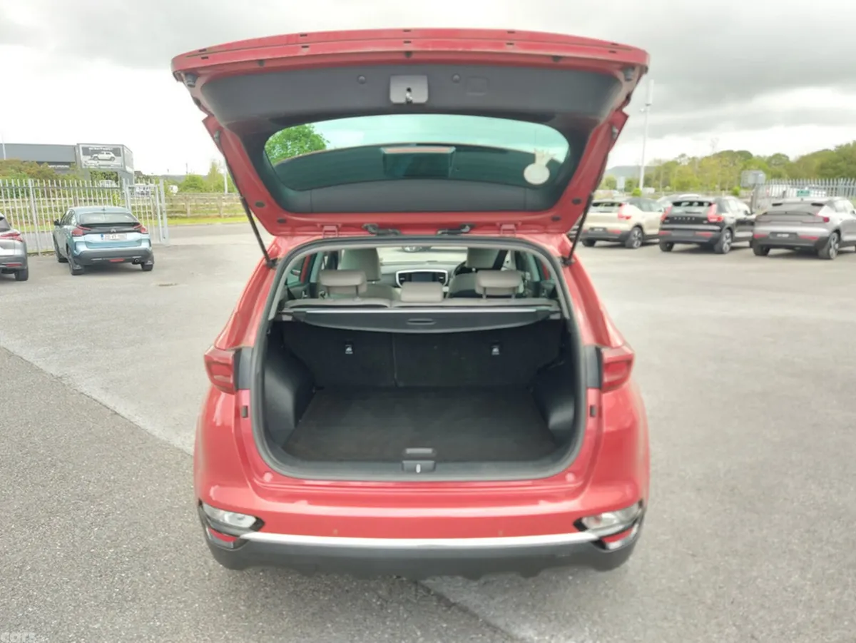Kia Sportage MPV, Diesel, 2019, Red