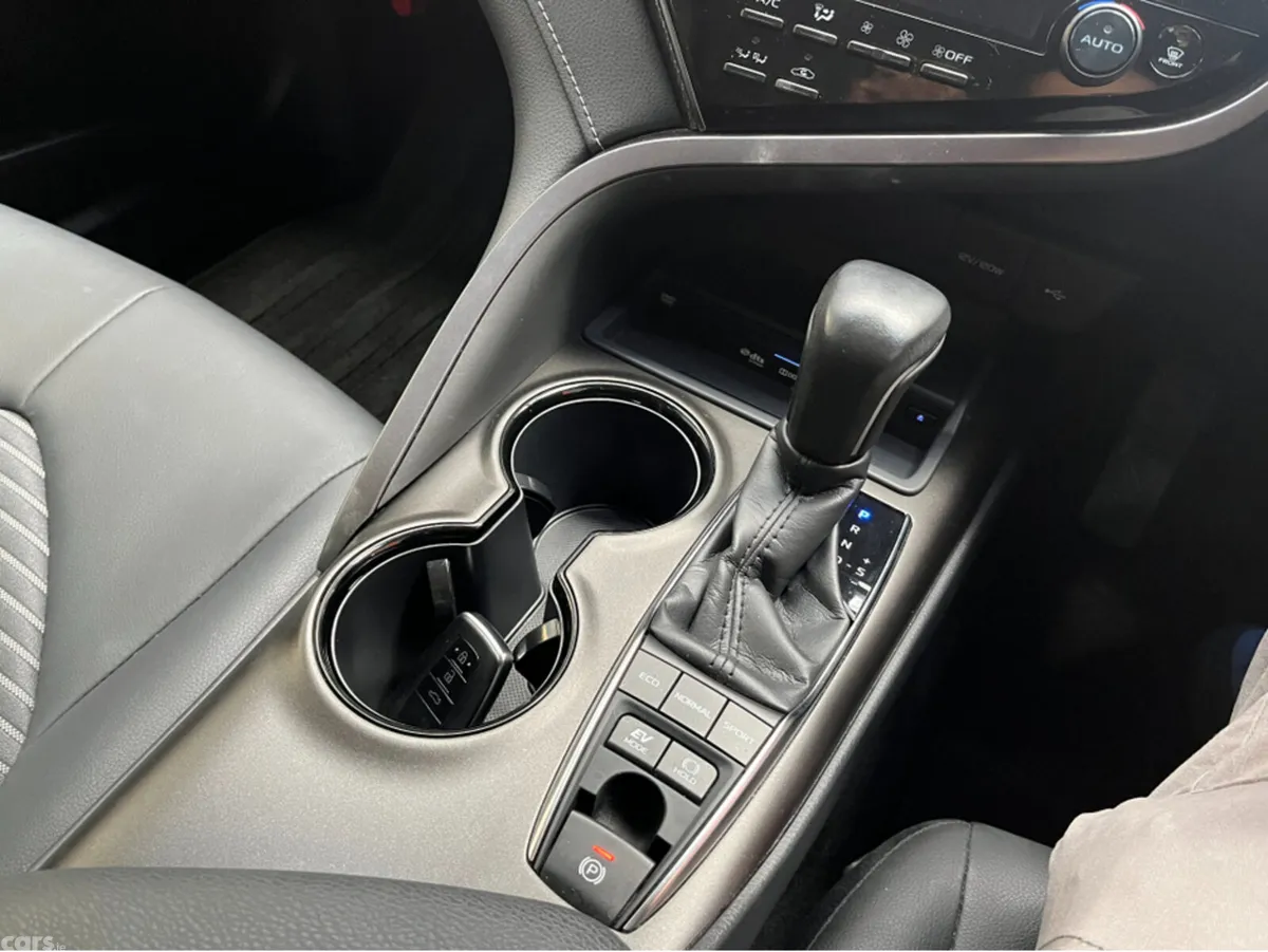 Toyota Camry Saloon, Petrol Hybrid, 2023, Black