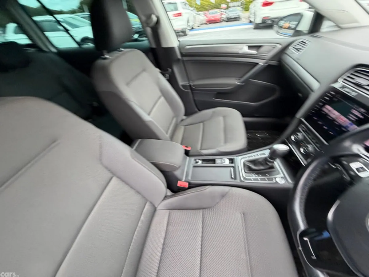 Volkswagen Golf Estate, Petrol, 2019, White