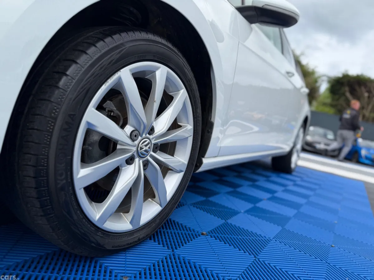 Volkswagen Golf Estate, Petrol, 2019, White
