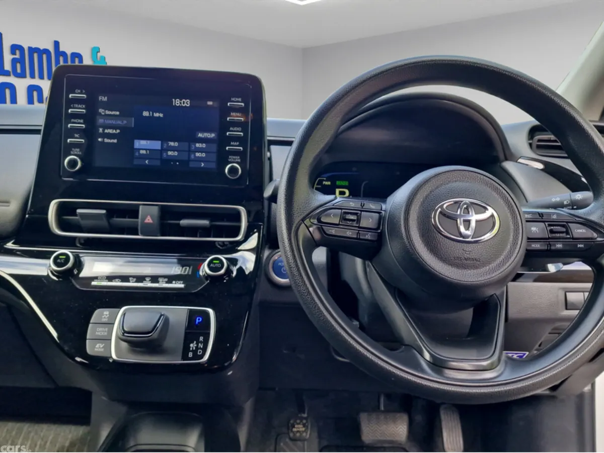 Toyota Aqua Hatchback, Petrol Hybrid, 2021, White