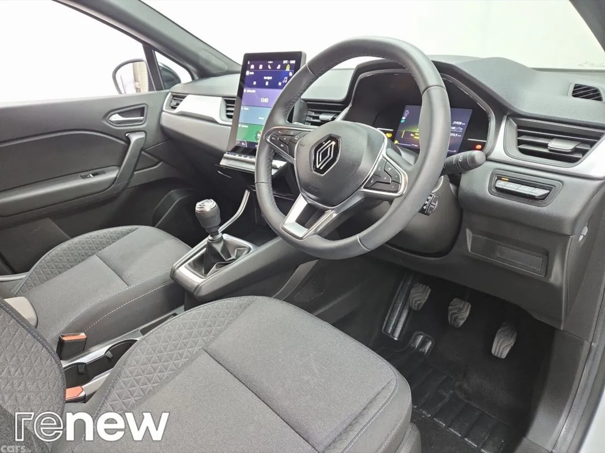Renault Captur Hatchback, Petrol, 2025, White