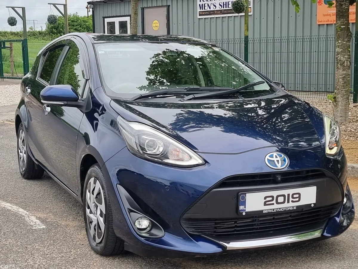 Toyota Aqua Hatchback, Petrol Hybrid, 2019, Blue