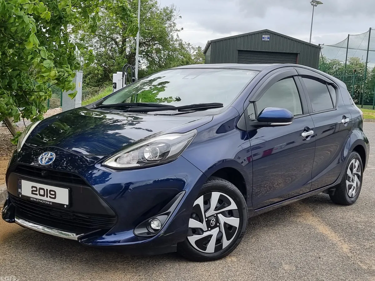 Toyota Aqua Hatchback, Petrol Hybrid, 2019, Blue