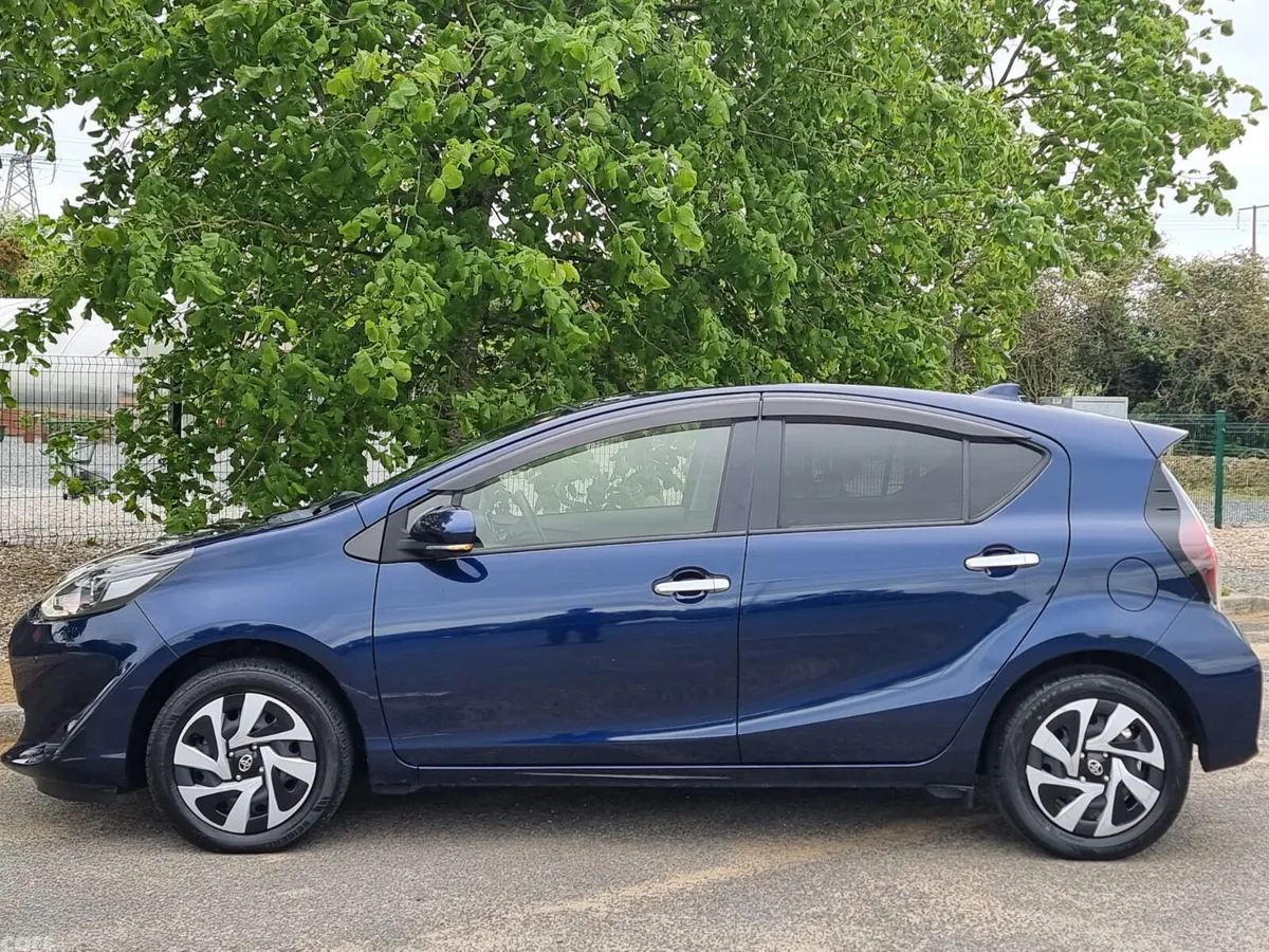 Toyota Aqua Hatchback, Petrol Hybrid, 2019, Blue
