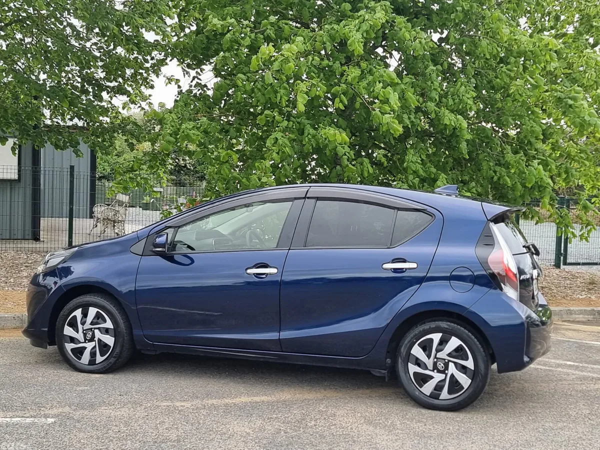 Toyota Aqua Hatchback, Petrol Hybrid, 2019, Blue