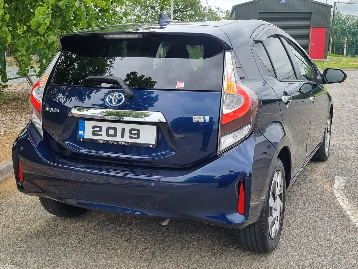 Toyota Aqua Hatchback, Petrol Hybrid, 2019, Blue