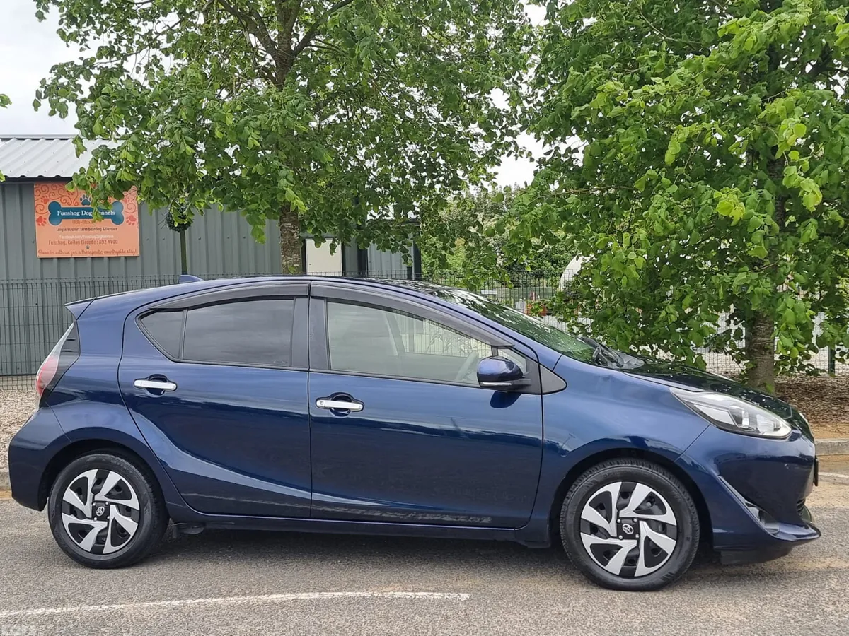 Toyota Aqua Hatchback, Petrol Hybrid, 2019, Blue