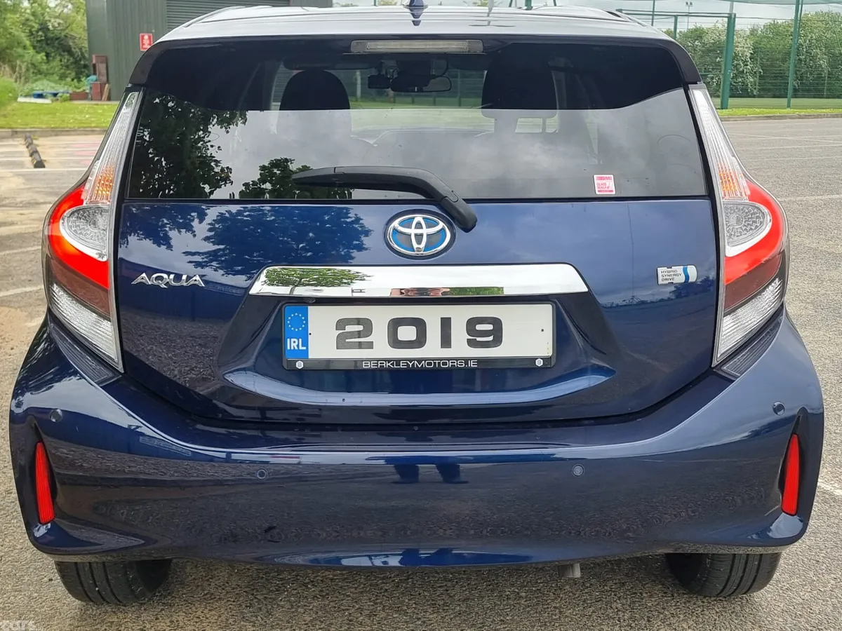Toyota Aqua Hatchback, Petrol Hybrid, 2019, Blue