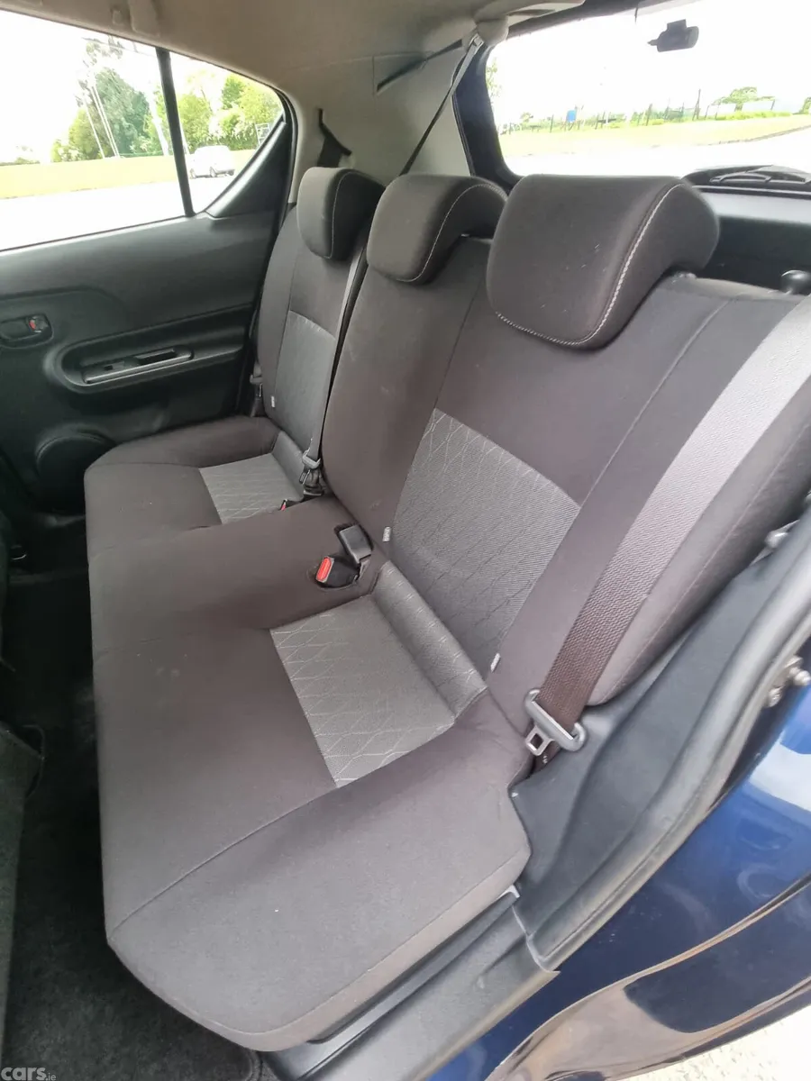 Toyota Aqua Hatchback, Petrol Hybrid, 2019, Blue