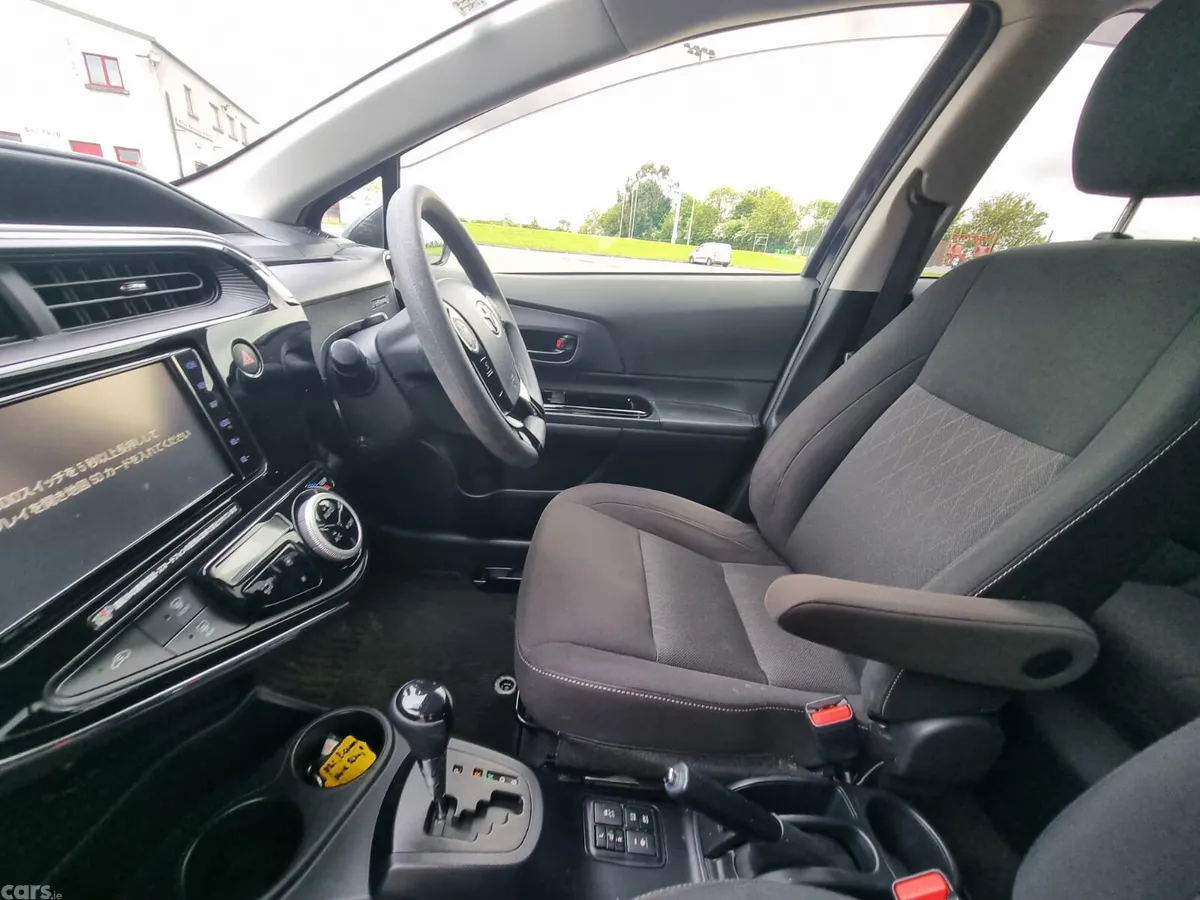 Toyota Aqua Hatchback, Petrol Hybrid, 2019, Blue