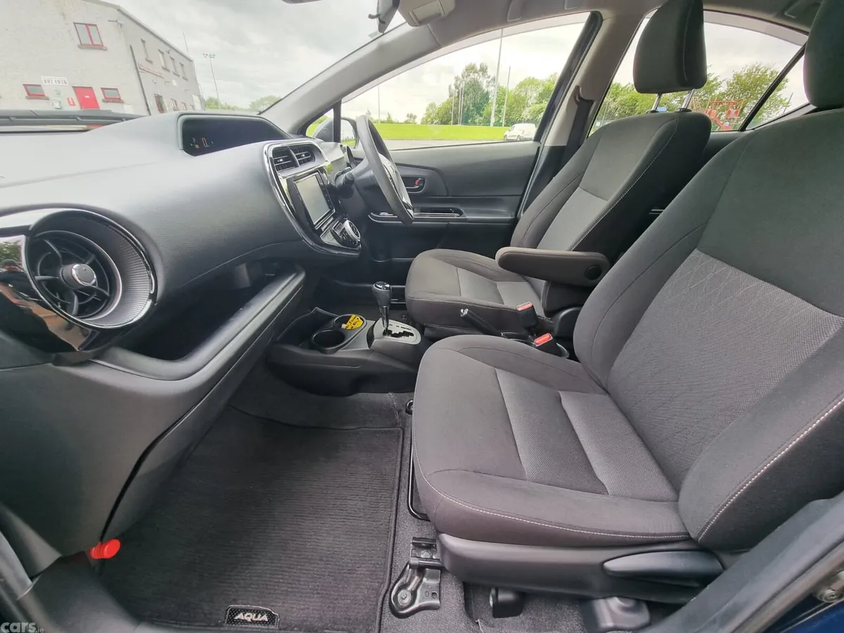 Toyota Aqua Hatchback, Petrol Hybrid, 2019, Blue