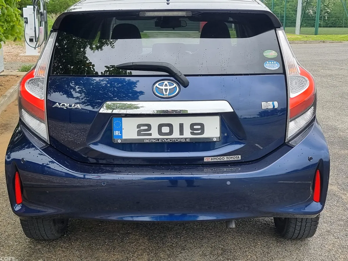 Toyota Aqua Hatchback, Petrol Hybrid, 2019, Blue
