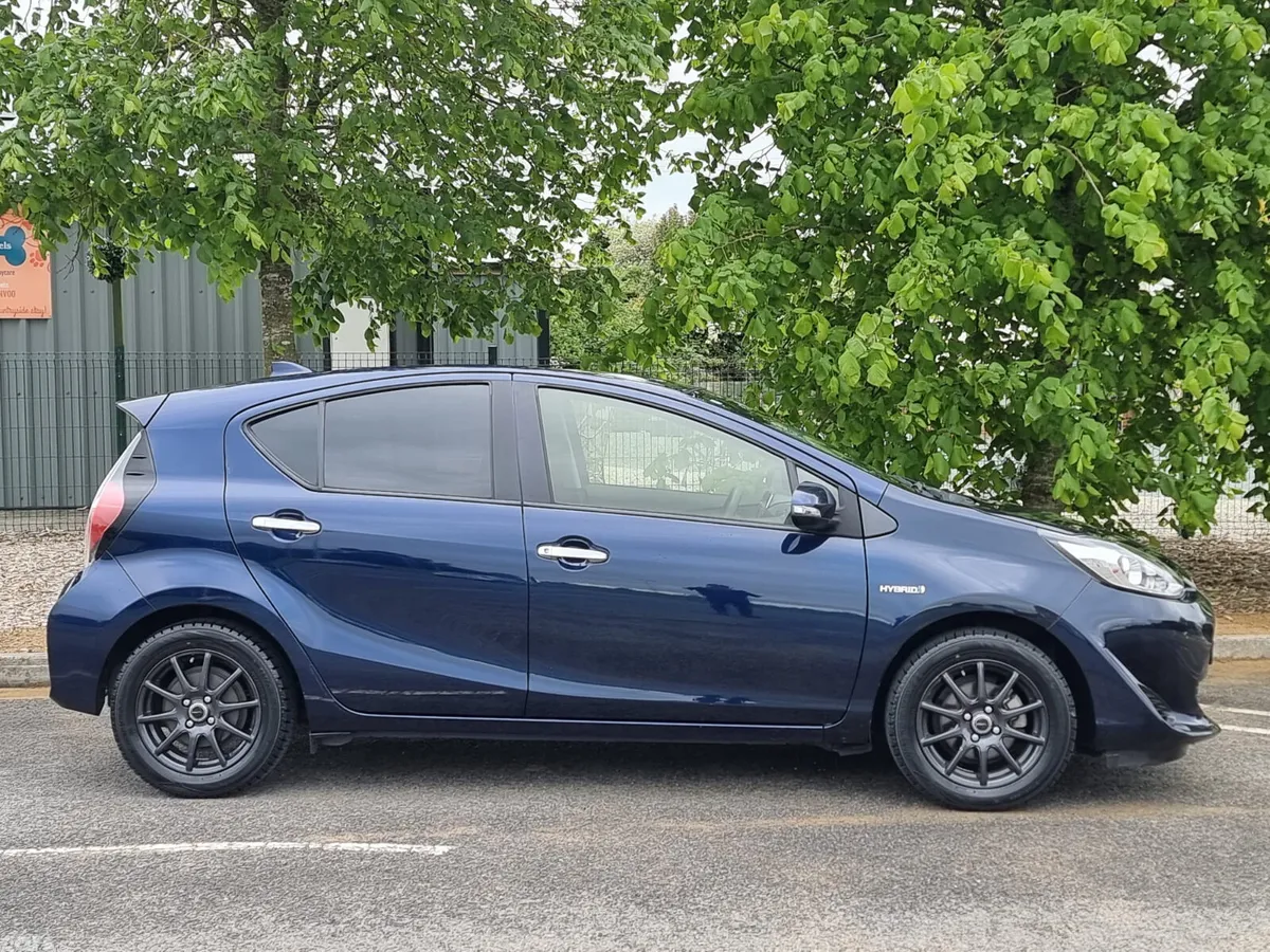 Toyota Aqua Hatchback, Petrol Hybrid, 2019, Blue
