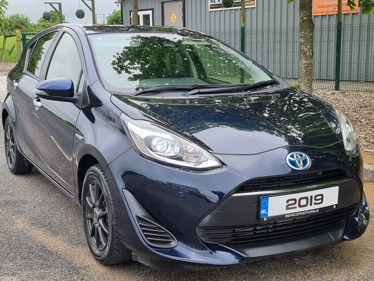 Toyota Aqua Hatchback, Petrol Hybrid, 2019, Blue
