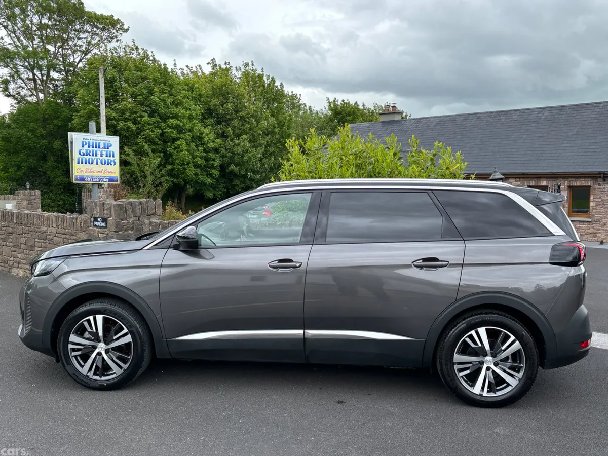 Peugeot 5008 MPV, Petrol Hybrid, 2024, Grey