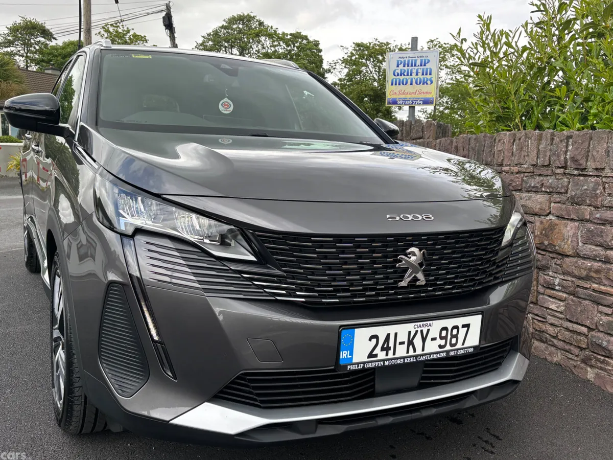 Peugeot 5008 MPV, Petrol Hybrid, 2024, Grey