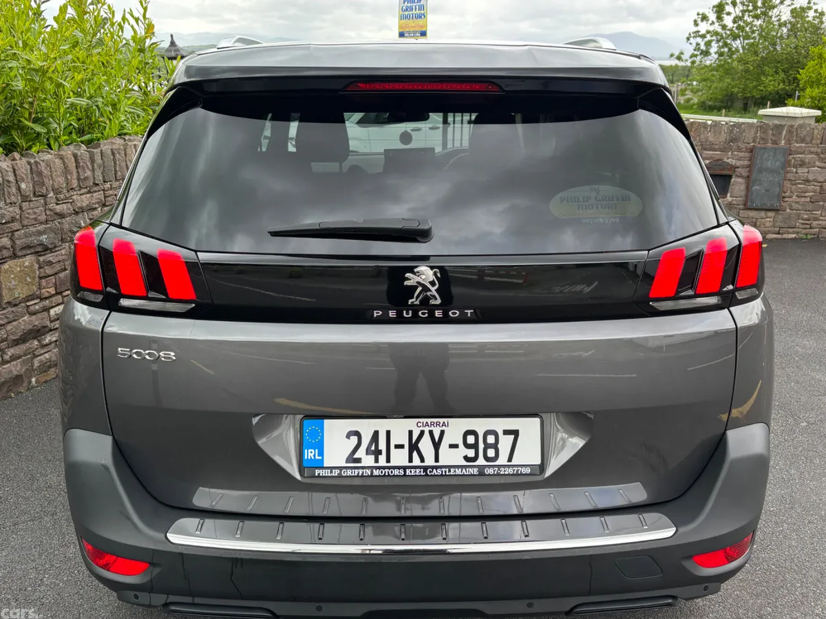 Peugeot 5008 MPV, Petrol Hybrid, 2024, Grey