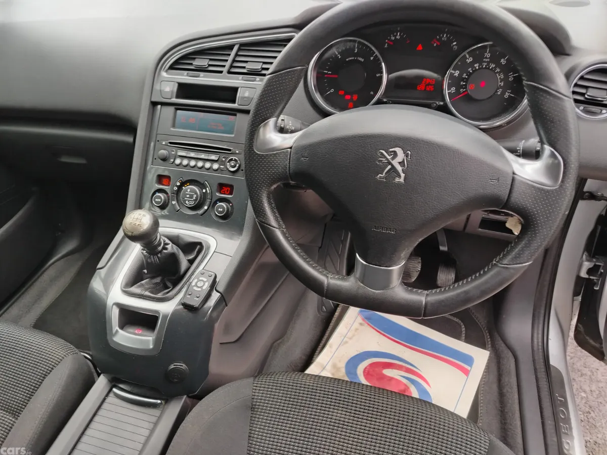 Peugeot 5008 MPV, Diesel, 2015, Silver