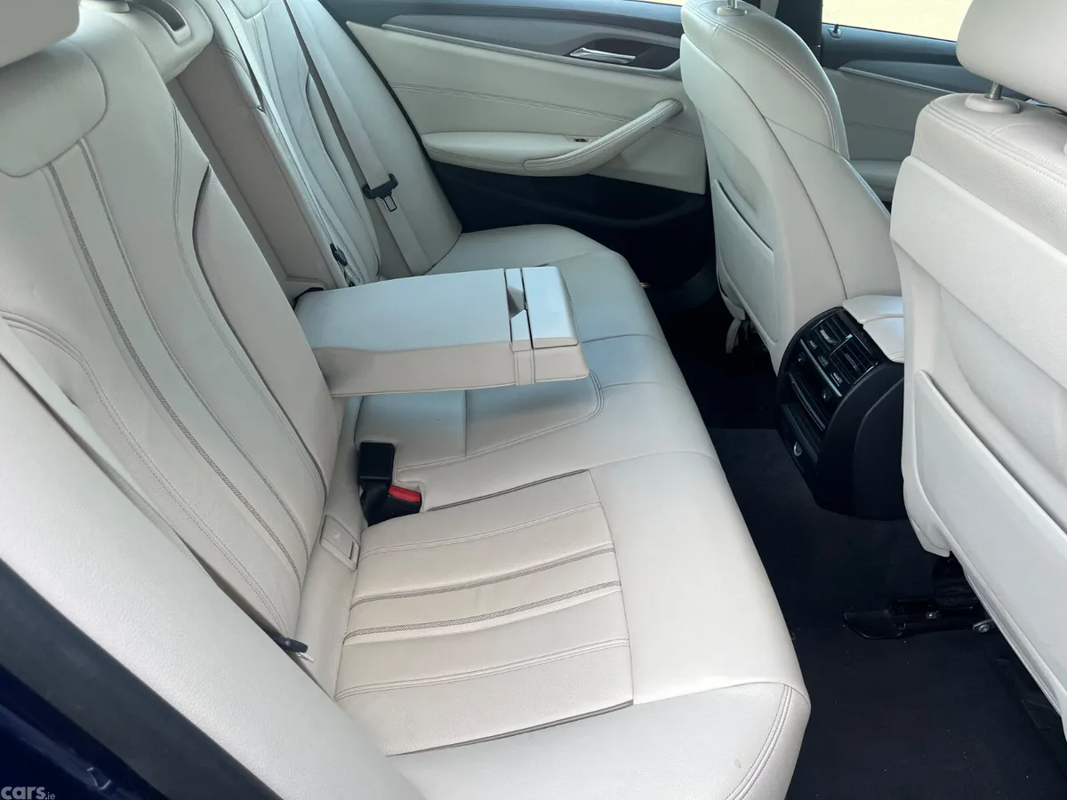 BMW 5-Series Saloon, Petrol Plug-in Hybrid, 2017, Blue