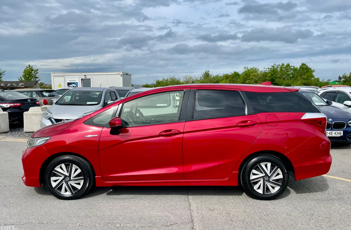 Honda Shuttle MPV, Petrol Hybrid, 2018, Red