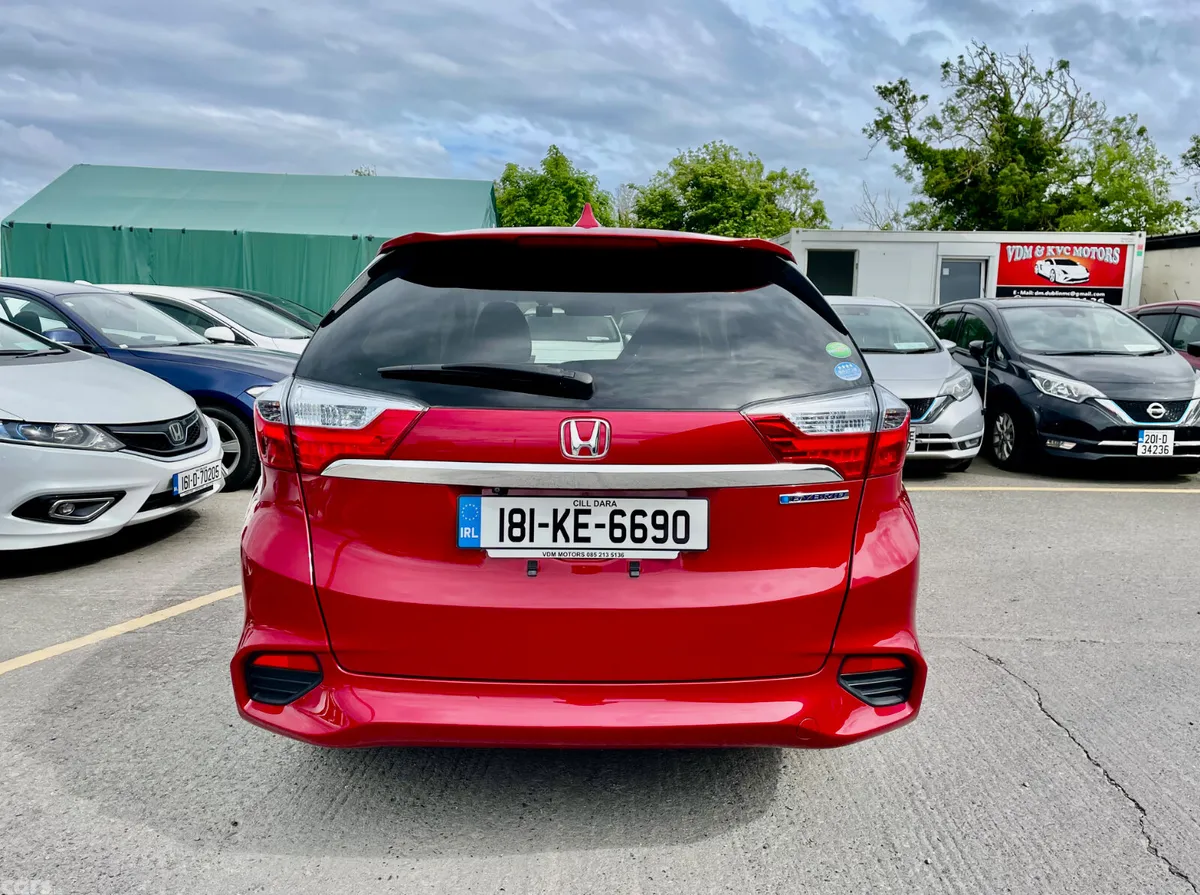 Honda Shuttle MPV, Petrol Hybrid, 2018, Red