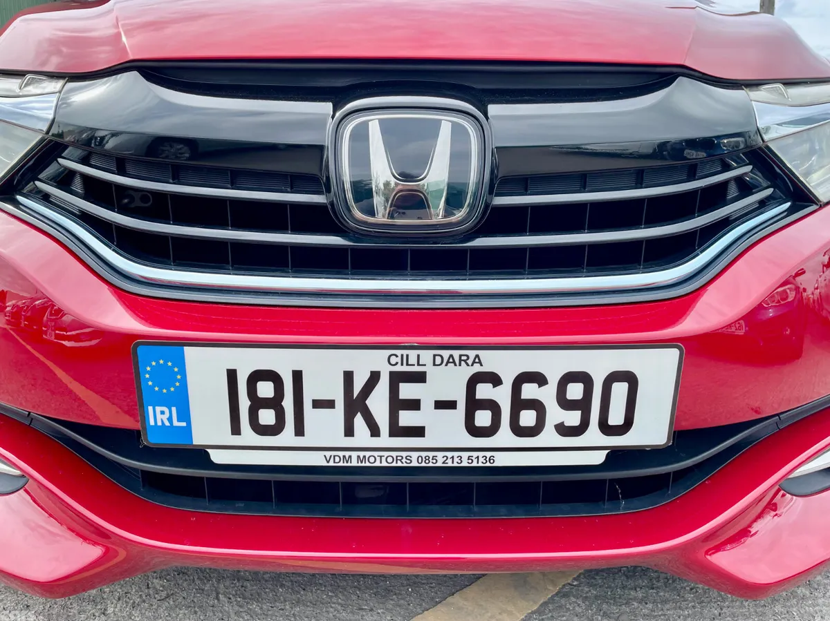 Honda Shuttle MPV, Petrol Hybrid, 2018, Red